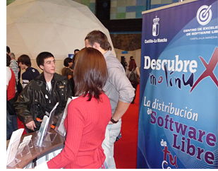 Stand del CESLCAM en la OSWC