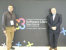 Daniel Martínez Batanero, Director General de Telecomunicaciones y NNTT de la Consejería de Fomento de la JCCM, apoyando al Centro en la Conferencia Internacional del Software Libre en Granada Daniel Martínez Batanero, Director General de Telecomunicaciones y NNTT de la Consejería de Fomento de la JCCM, apoyando al Centro en la Conferencia Internacional del Software Libre en Granada